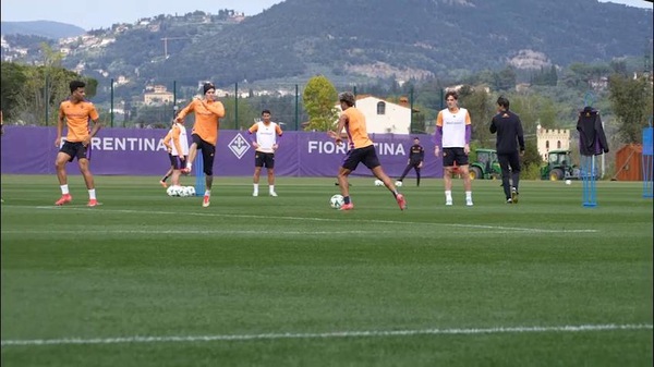 Fiorentina, gran numero di Dodò in allenamento