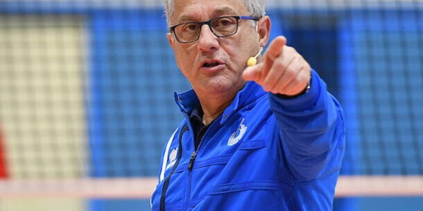 16 azzurre al Centro Pavesi con Julio Velasco