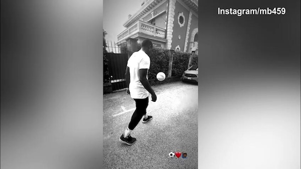 Balotelli, che palleggi: i tocchi sono di grande classe...
