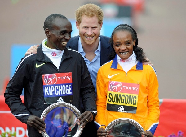 Dopo cinque anni Eliud Kipchoge torna alla Maratona di Londra. Vincerà ancora?