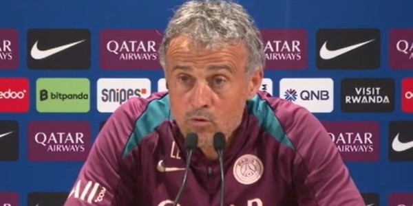 Il Milan di Berlusconi e Sacchi battuto da Luis Enrique: il tecnico Psg scatenato in conferenza