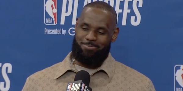 NBA, Lakers eliminati dai Timberwolves. LeBron James risponde così sul futuro