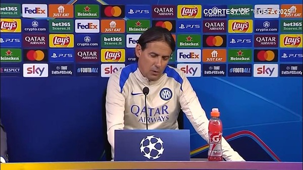 Bastoni fa scoppiare a ridere Inzaghi