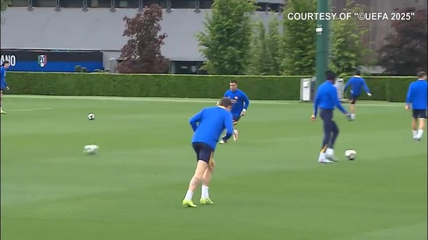 Inter, Pavard e Lautaro si riscaldano a bordo campo