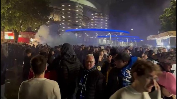 Inter, delirio fuori San Siro: è tripudio nerazzurro!