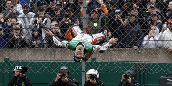 L'acrobazia di Zarco. Così Honda dà lo stop alla Ducati