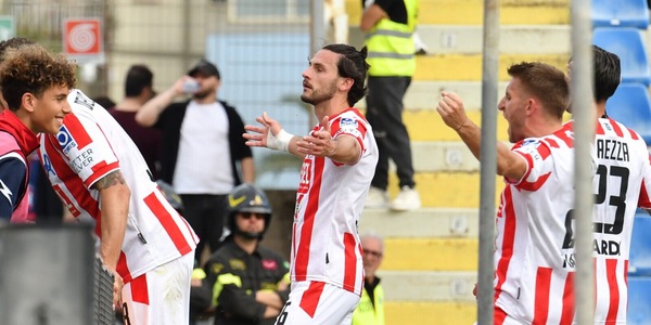 Pronostico Vicenza-Crotone, per i veneti il vantaggio è "doppio"
