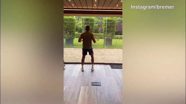 Juve, guarda la costanza di Bremer: pallina da tennis e allenamento intenso