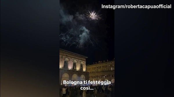 Napoli campione d'Italia, Roberta Capua posta la festa azzurra a Bologna