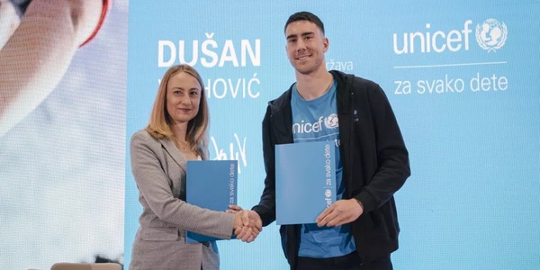 Vlahovic partner Unicef per la salute mentale: "Non vergognatevi a parlare"