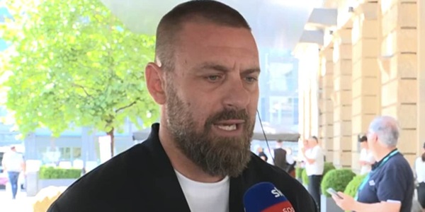 "Inter? Tifo Psg": De Rossi, siparietto in tv col figlio e reazione da ridere