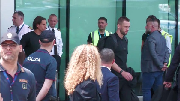 L'Inter torna a casa nel silenzio generale di Malpensa