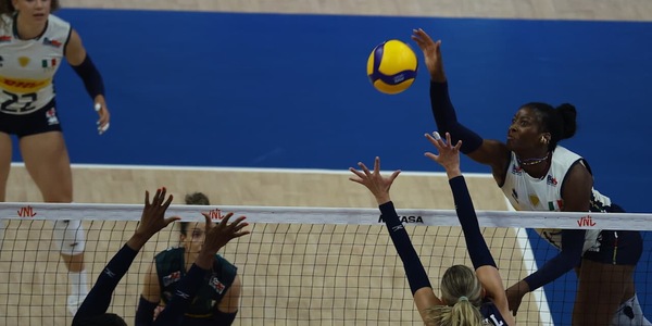 VNL: l'Italia parte forte, 3-0 agli Stati Uniti