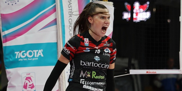 Volley Mercato: Adelina Ungureanu rinforzo in posto 4 per Vallefoglia