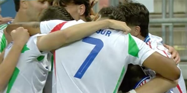 Casadei gol, Buffon in tribuna: l’Italia U21 vola ai quarti dell’Europeo