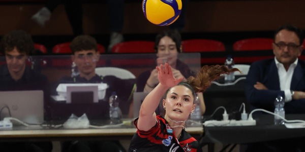 Volley Mercato: Anastasia Cekulaev rinforza Chieri a centro