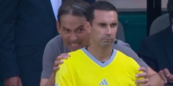 Inzaghi e le vecchie abitudini: la protesta col quarto uomo è subito virale!