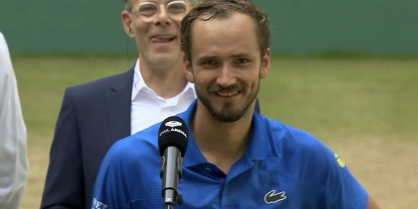 "Speriamo trovi Alcaraz o Sinner a Wimbledon": Medvedev, l'augurio a Bublik fa sorridere Halle
