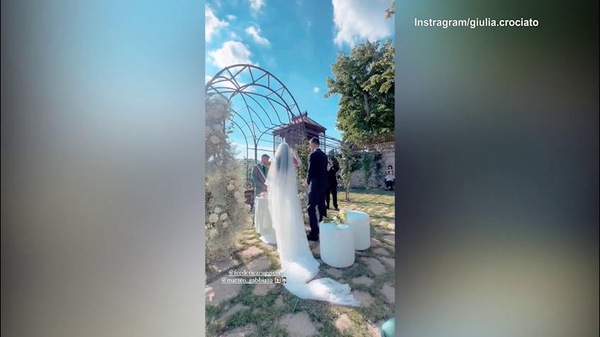 Il matrimonio di Gabbia: ecco il bacio a Federica