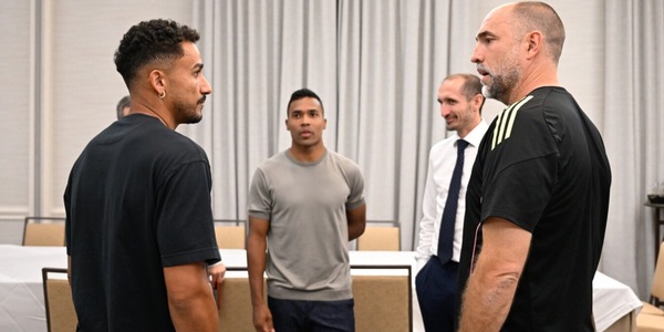 Danilo può tornare alla Juve? La domanda e quelle mani giunte in preghiera...