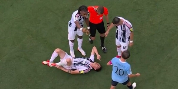 Savona, brutto infortunio alla caviglia in Juve-City: lascia il campo disperato