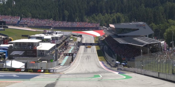 GP Austria, incidente in pista prima della F1: tutta colpa di una...gru