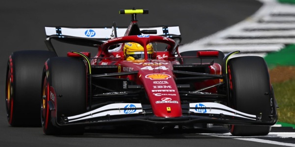 Silverstone, Ferrari amara: Hamilton ci crede ma la pole è di Verstappen davanti alle McLaren