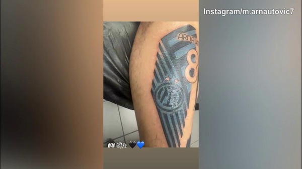 Tatuaggio nerazzurro dedicato a Arnautovic: lui vede, ringrazia e riposta