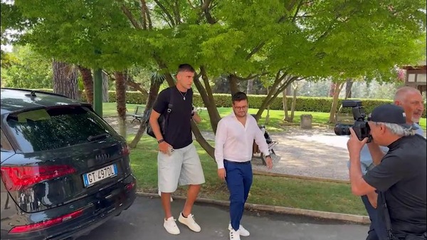 Napoli, Lucca arriva a Villa Stuart per le visite mediche
