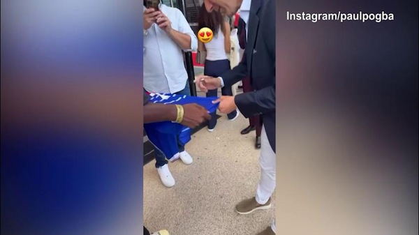 Paul Pogba e la firma "speciale" di un ex campione del Mondo e della Juventus