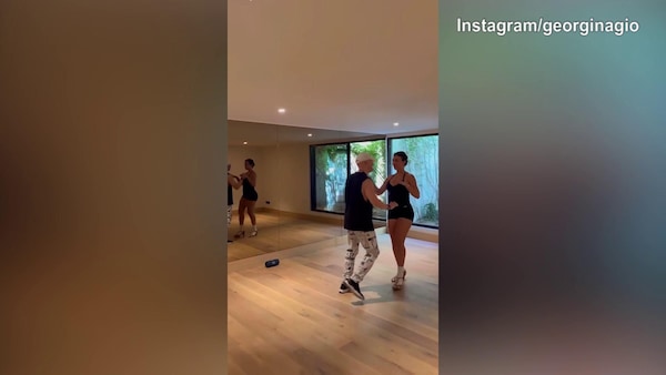 Georgina, lezioni di ballo: che sensualità!