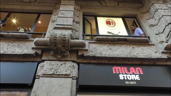 Milan, tifosi in delirio per Modric