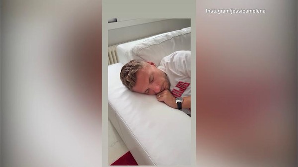 Immobile dorme e lo scherzo della moglie è epico