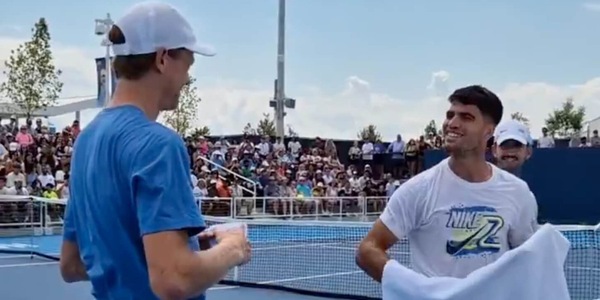 “Cosa hai fatto dopo Wimbledon?”: il colloquio Sinner-Alcaraz a Cincinnati è virale!