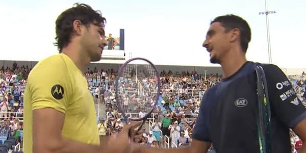 Sonego lotta, ma cede a Fritz: match sospeso per più di un'ora a Cincinnati
