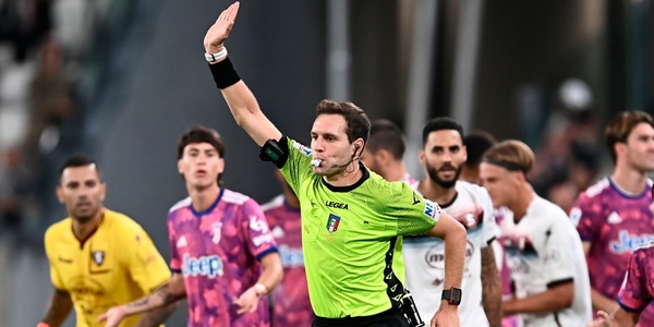 Chi è l'arbitro di Juve-Parma: dal gol vittoria annullato ingiustamente al battesimo di Motta