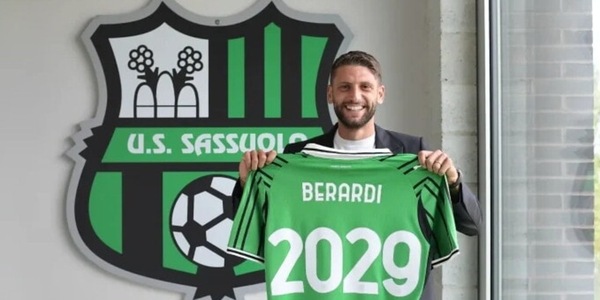 Berardi rinnova fino al 2029: "Sassuolo è casa". Boniface verso il Milan, Rowe a Bologna