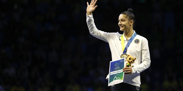 Immensa Raffaeli: 1 oro e 2 bronzi ai mondiali di ginnastica a Rio