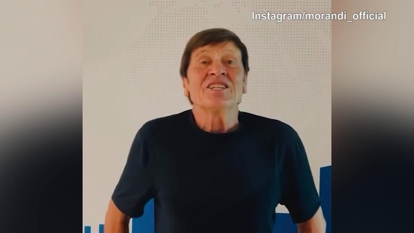 L'annuncio di Morandi: "Stop ai social per un po'"