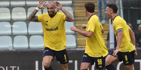 Modena e Frosinone ok, Pescara si salva nel finale e rallenta il Venezia. Samp a picco