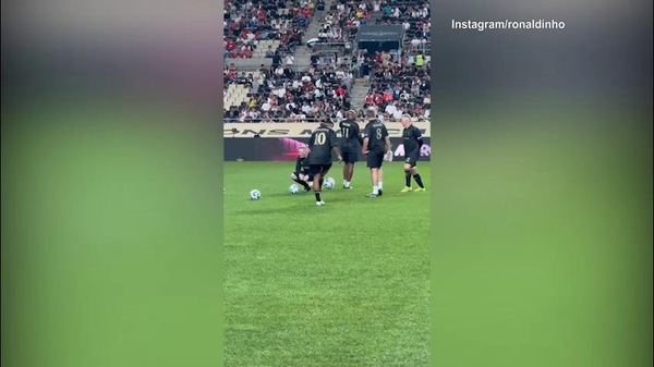Ronaldinho, che numeri in riscaldamento