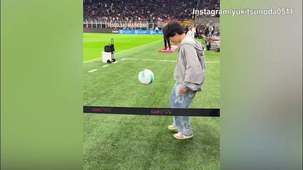 Milan-Bologna, Tsunoda sfoggia una classe incredibile con i piedi: che palleggi!