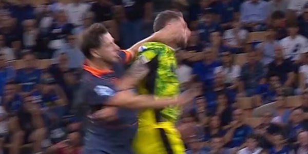 Inter-Sassuolo, manata di Carlos Augusto: graziato. Dimarco, manca il secondo giallo