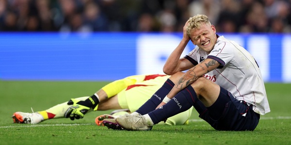 Bologna, l’assedio finale e Skorupski non bastano: l’Aston Villa vince 1-0