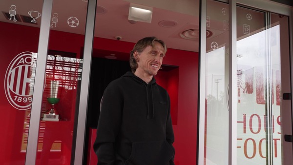 Milan, la visita di Modric al settore giovanile