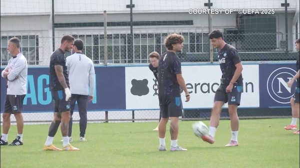 Napoli, ultimo allenamento prima di volare in Olanda