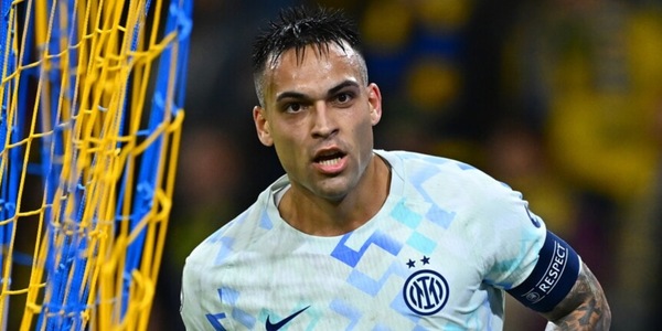 È un Lautaro totale: salva un gol e segna: 159 reti nell’Inter, Mazzola è a -2