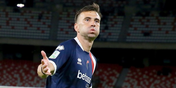 Il Bari vince lo scontro diretto contro il Mantova. Pari amaro per la Juve Stabia