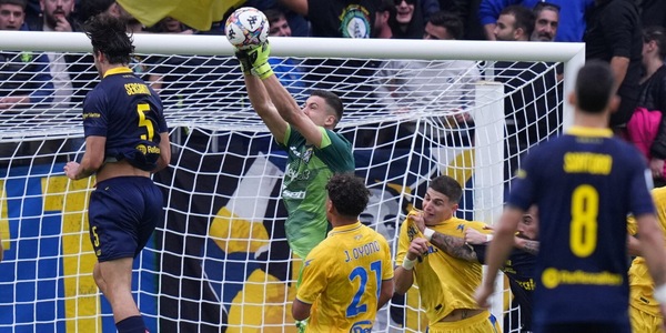 Il Modena evita il ko a Frosinone: Sottil in vetta. Cade ancora il Palermo, Samp ko e ultima