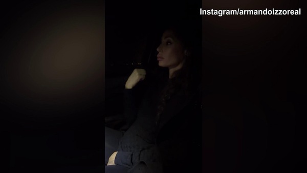 Izzo-Fico, prova d'amore canora in auto...